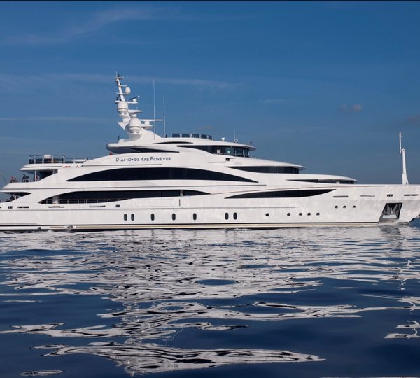 DIAMONDS ARE FOREVER Yacht Charter Details, Benetti | CHARTERWORLD ...